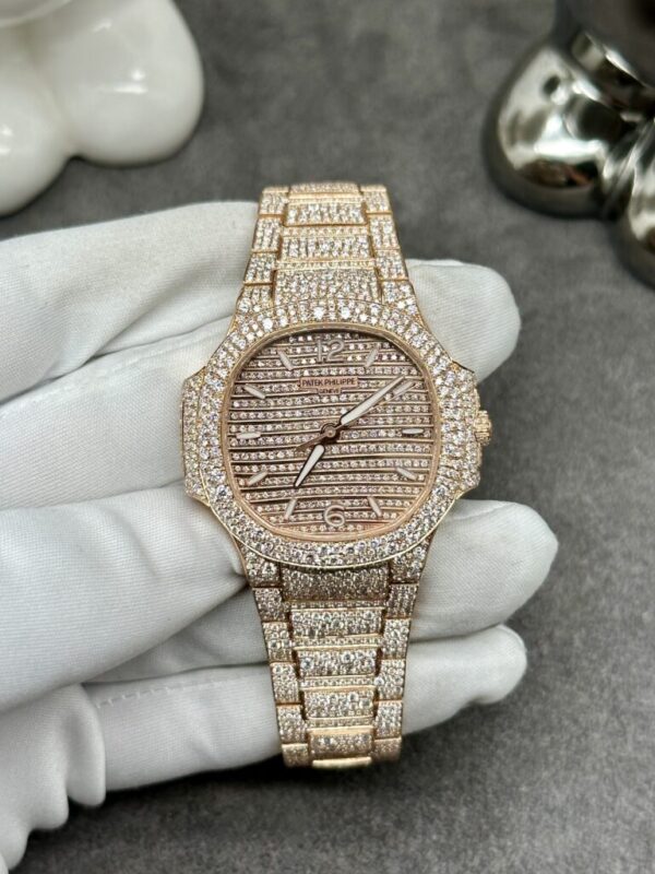 Patek Philippe Nautilus 7118/1450R-001 Rose Gold Diamond Set