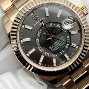 Rolex Skydweller Rhodium Dial 18k Rose Gold Oyster Bracelet