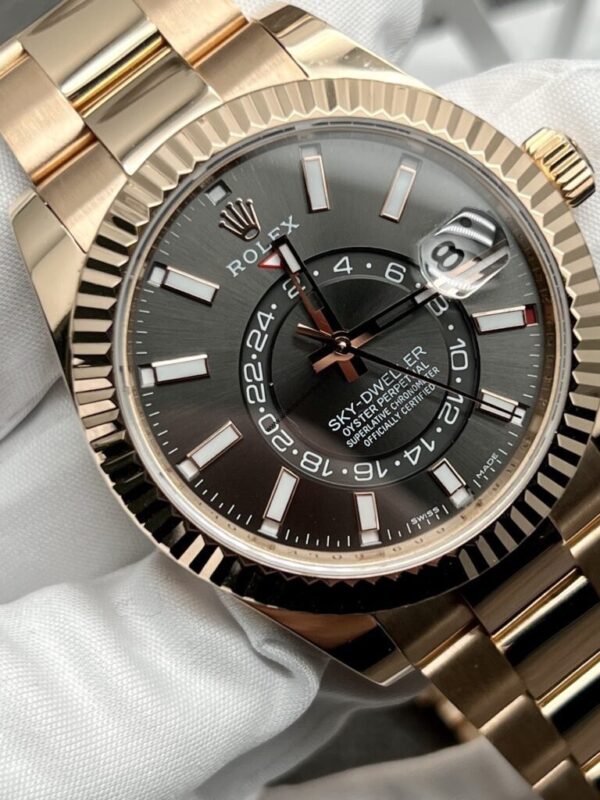 Rolex Skydweller Rhodium Dial 18k Rose Gold Oyster Bracelet