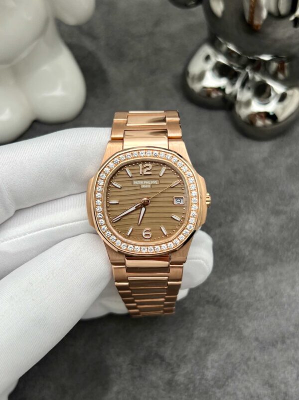 Patek Philippe Nautilus LADY 7010-1R-001 18k Rose Gold Diamond Bezel