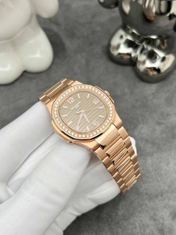 Patek Philippe Nautilus LADY 7010-1R-001 18k Rose Gold Diamond Bezel